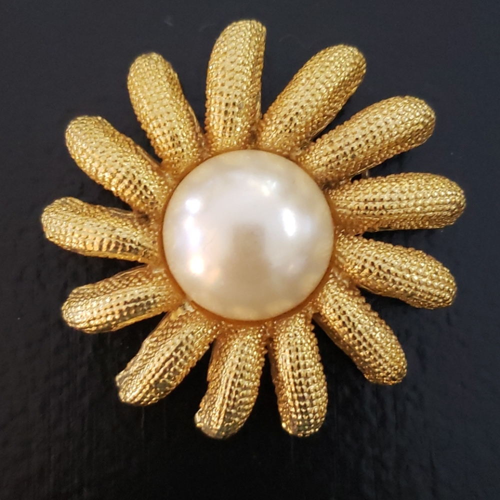 Vintage Gold and Pearl Flower Brooch